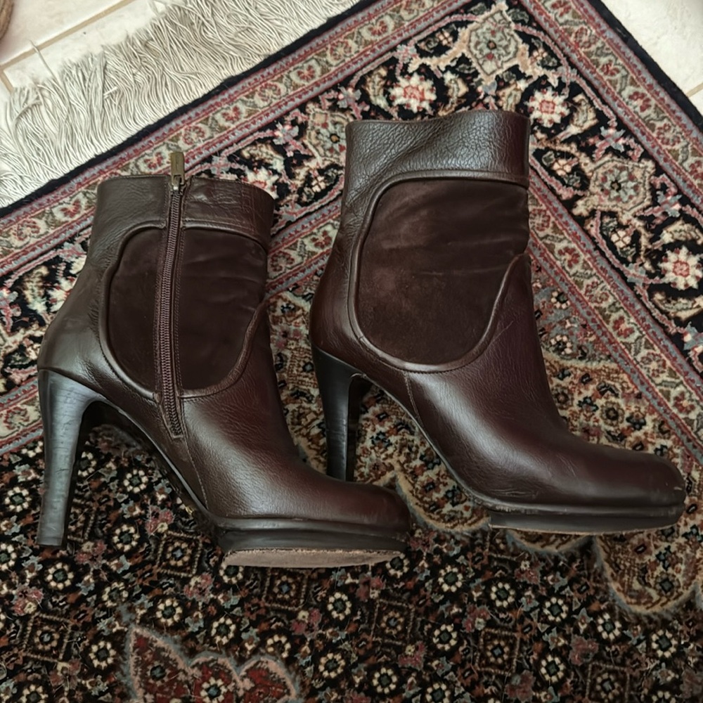 Size 38 Armani Emporium booties. Lightly worn